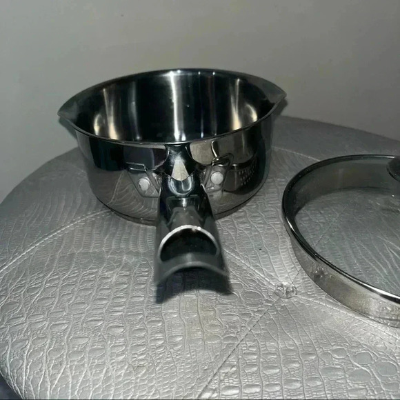 Wearever 1.5 qt strainer pot - Picture 3 of 5